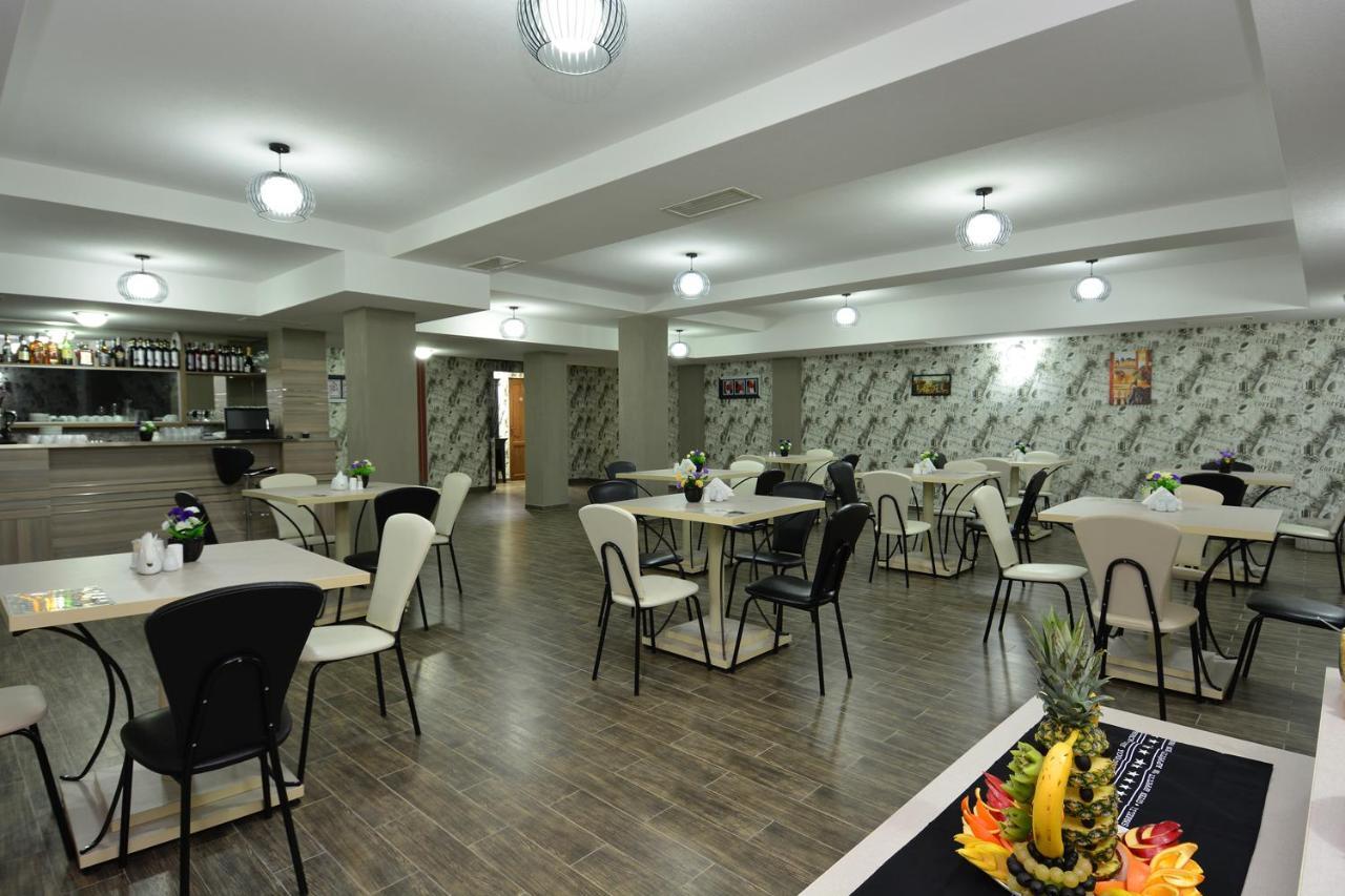 Granada Hotel And Restaurant Τυφλίδα Εξωτερικό φωτογραφία