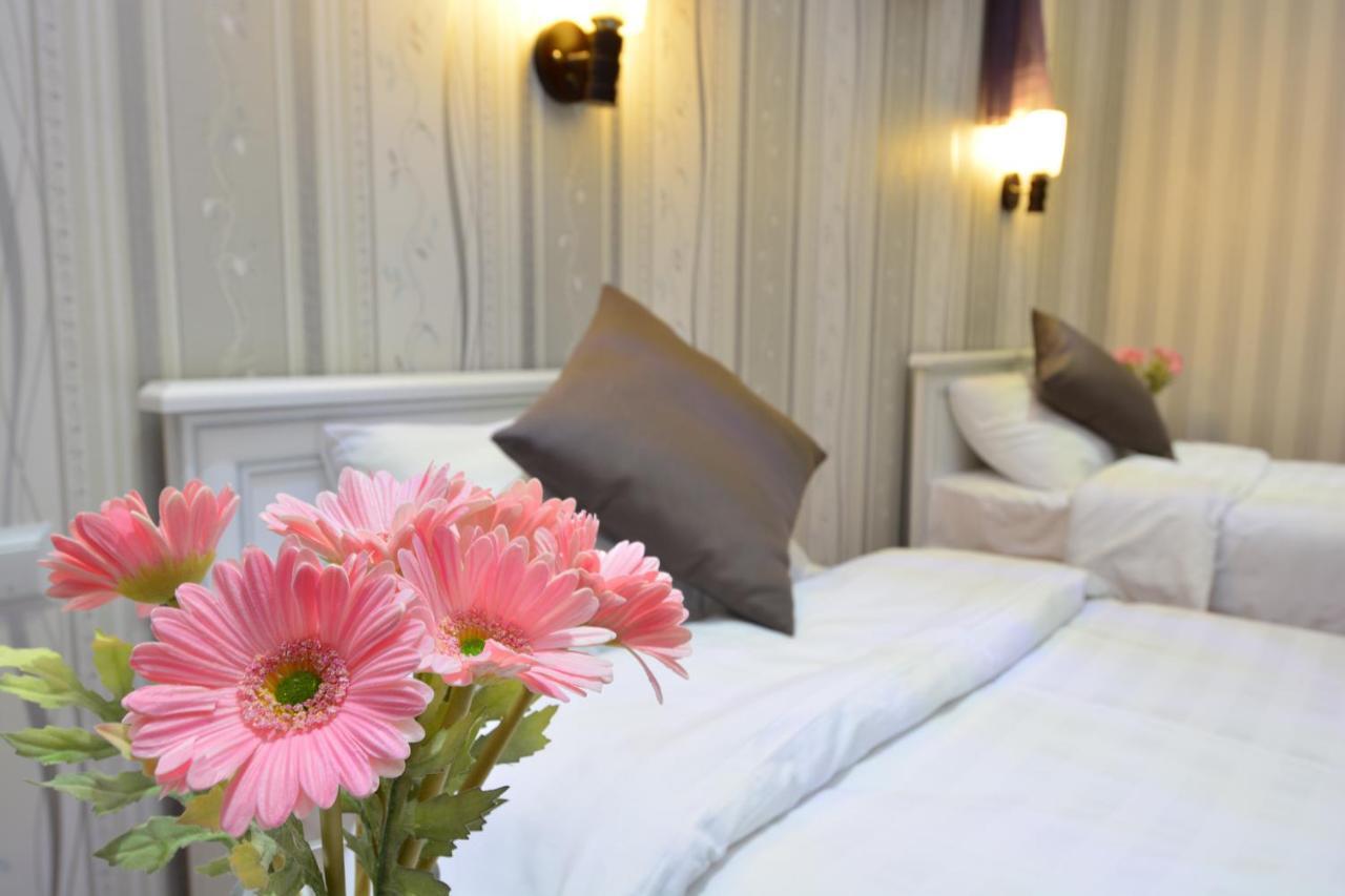 Granada Hotel And Restaurant Τυφλίδα Εξωτερικό φωτογραφία